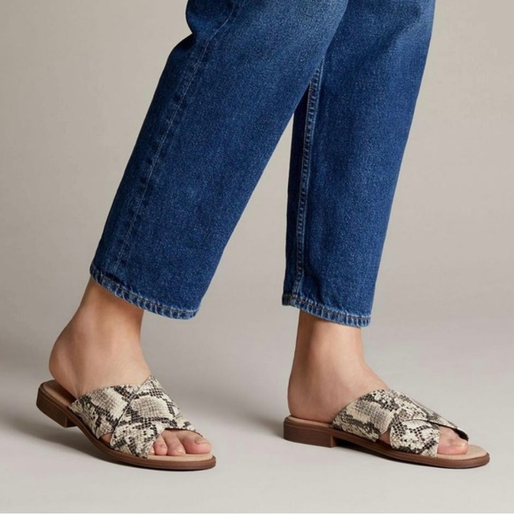 Clarks Collection Declan Ivy Python Snakeskin Padded Comfort Flat Mule Sandals - Picture 2 of 12
